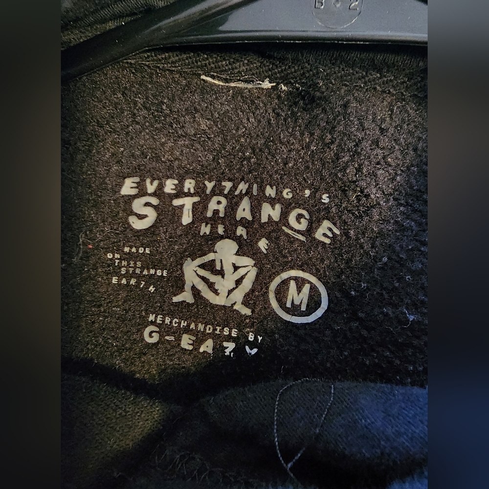 G Easy Merch, Men's sz Medium Black G Easy "Everything is strange here " Hoodie - Picture 8 of 8